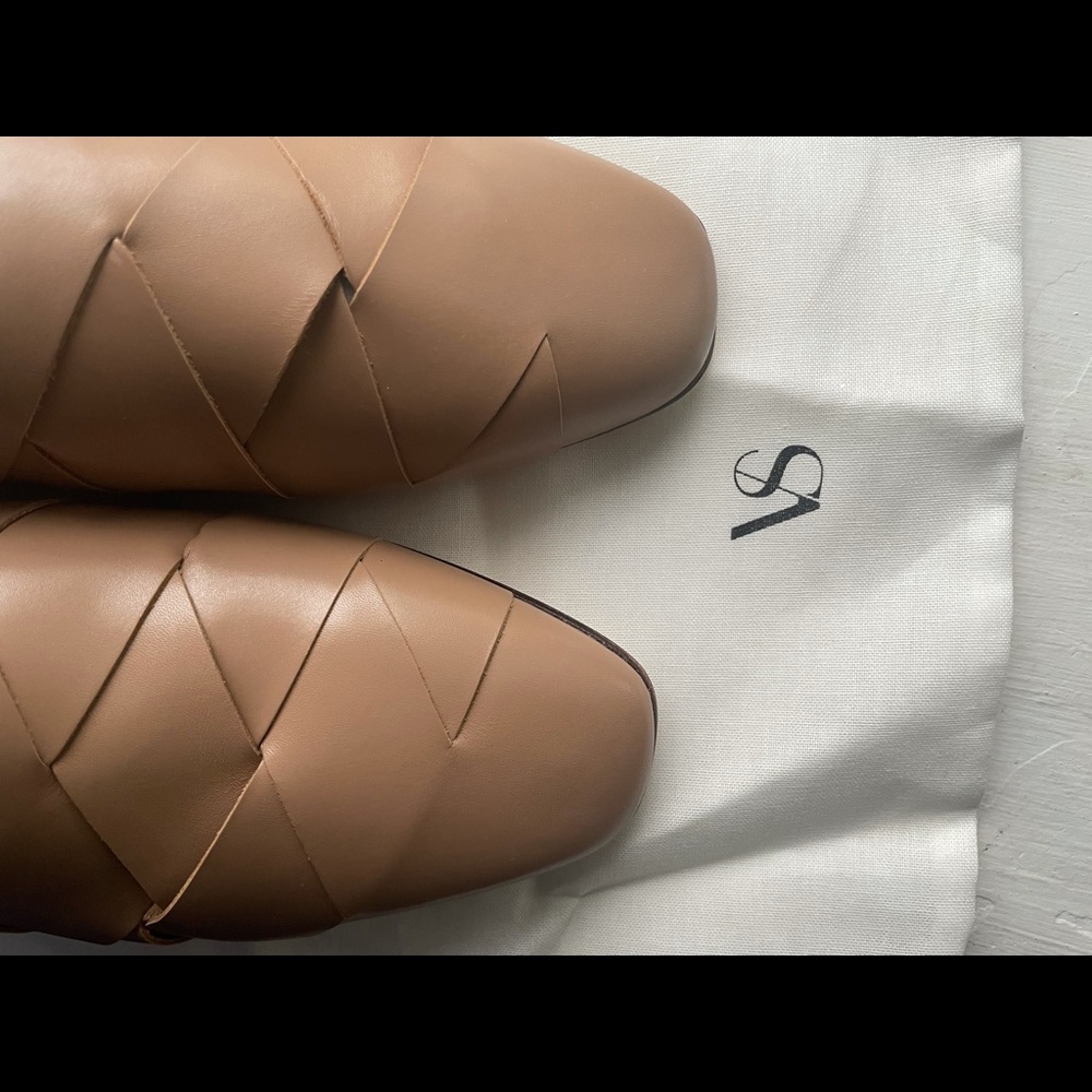 VIA SPIGA WOMENS loafers. NEW